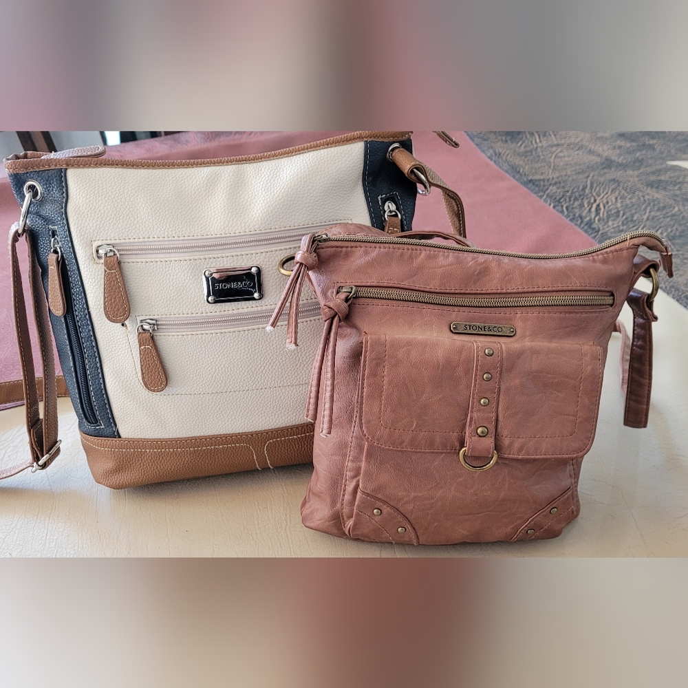 2 pack of Stone & Co crossbody purses